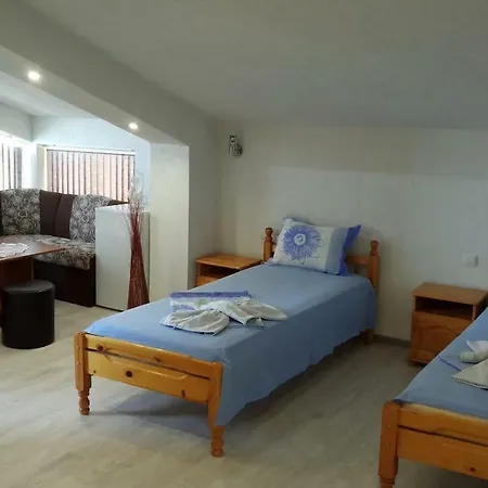 Family Ivanovi Πανσιόν Banya (Plovdiv)